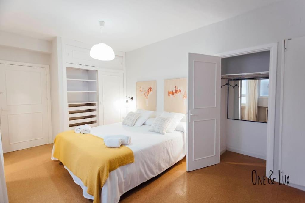 O&L Aire - Spacious And Bright Apartment In The Heart Of セビリア エクステリア 写真