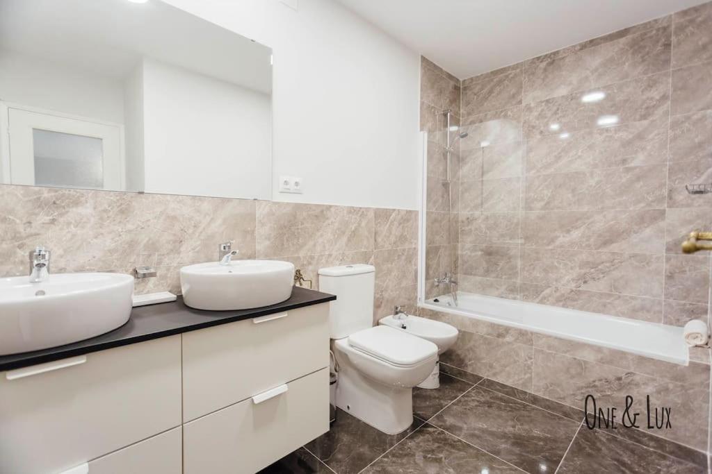 O&L Aire - Spacious And Bright Apartment In The Heart Of セビリア エクステリア 写真