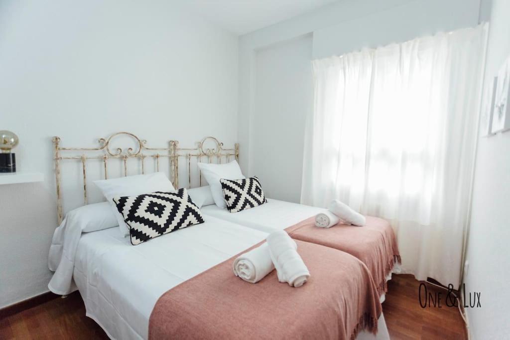 O&L Aire - Spacious And Bright Apartment In The Heart Of セビリア エクステリア 写真