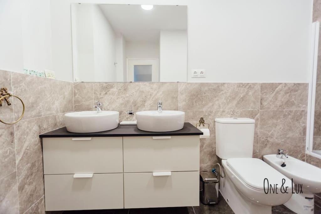 O&L Aire - Spacious And Bright Apartment In The Heart Of セビリア エクステリア 写真