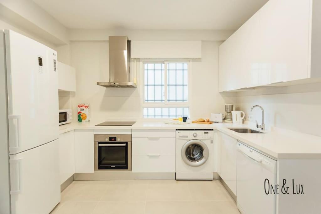 O&L Aire - Spacious And Bright Apartment In The Heart Of セビリア エクステリア 写真